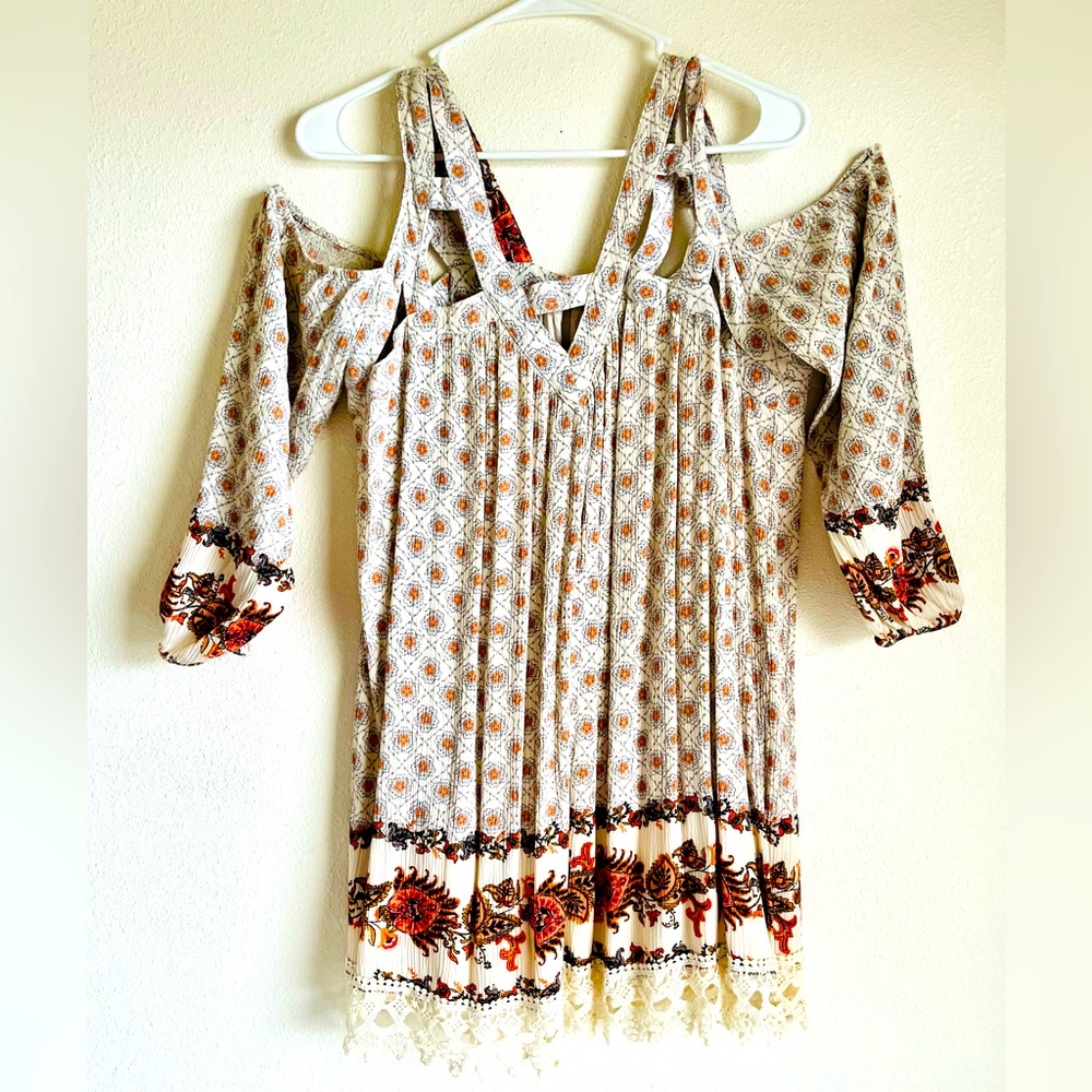 Adorable Bohemian Style knee length dress. Worn only once. Size M